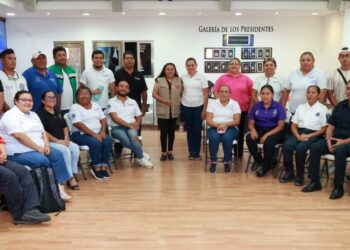 Impulsa Atenea Gómez entornos laborales saludables para las mujeres isleñas