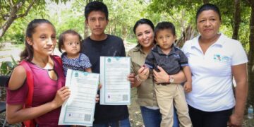 Blanca Merari lleva brigada de servicios a comunidad de la Zona Agrícola