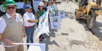 Arrancan trabajos de introducción de drenaje y renovación de red de agua en Puerto Morelos