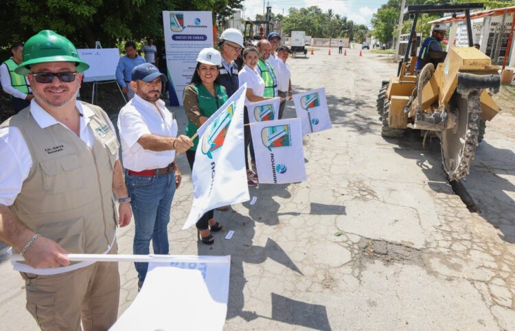 Arrancan trabajos de introducción de drenaje y renovación de red de agua en Puerto Morelos