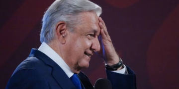 Adelanta AMLO que en 2 días "anunciará" quién será el candidato de la oposición