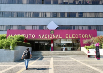 El INE permite a morenistas hacer actos "sin llamar al voto"