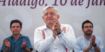 No hay límites para los apoyos sociales en este gobierno: AMLO