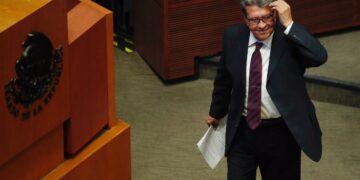 Autorizan a Ricardo Monreal para separarse de sus funciones en el Senado