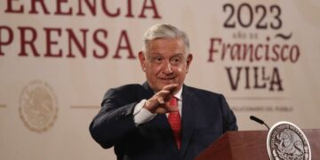 Hay reducción de pobreza en el país, acompañada de incremento en empleos: AMLO
