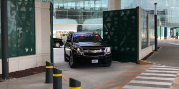 AMLO concluye reunión con secretario de Transportes de Estados Unidos