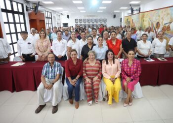 Escuchar, sumar y trabajar unidos, mejor manera de gobernar: Ana Paty Peralta