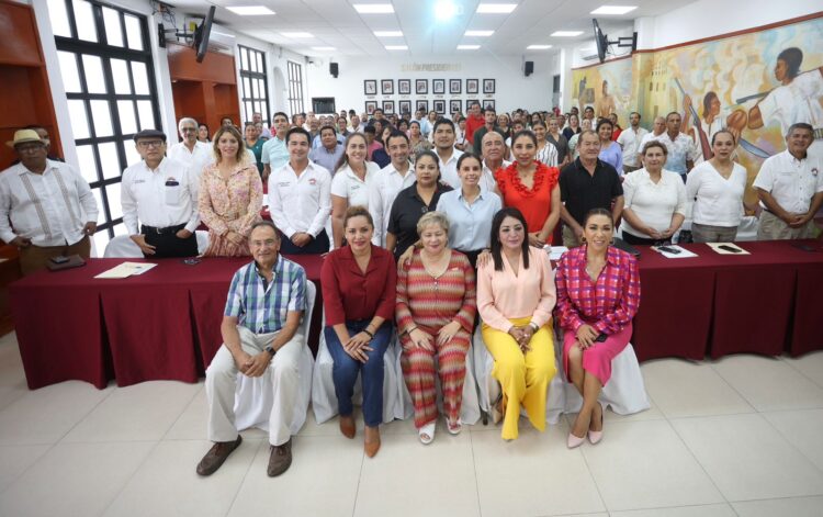 Escuchar, sumar y trabajar unidos, mejor manera de gobernar: Ana Paty Peralta