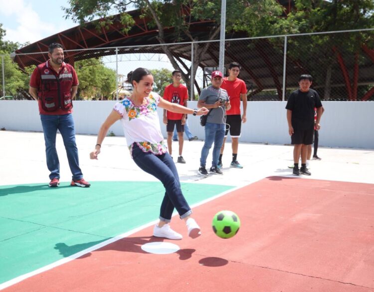 Rehabilitamos espacios deportivos para los cancunenses: Ana Paty Peralta