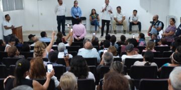 Gobierno de Ana Paty Peralta realiza primer encuentro con comités vecinales y Aguakan