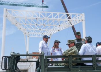 AMLO supervisa construcción del aeropuerto de Tulum