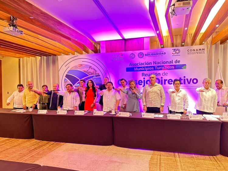 Toma Lili Campos protesta al Consejo Directivo de la ANMTUR