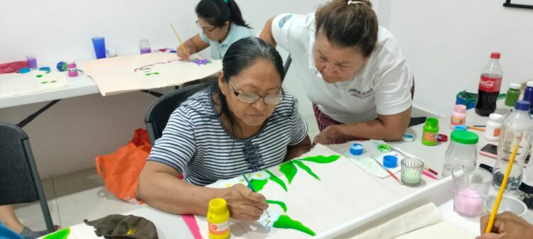 Impulsa Atenea Gómez empoderamiento de las mujeres con taller “Aprendiendo y emprendiendo”
