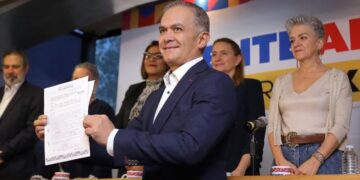 Aspirantes del Frente Amplio por México, con el tiempo contado en sus cargos
