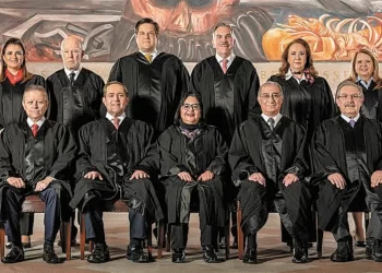 Impulsa Morena juicio político contra los ministros de la SCJN