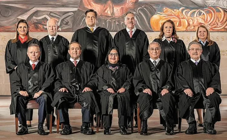 Impulsa Morena juicio político contra los ministros de la SCJN
