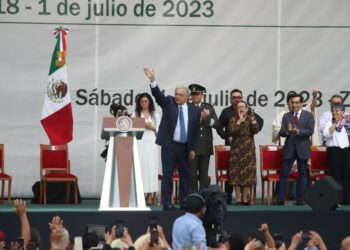 Se basa éxito de la 4T en decisión de acabar con corrupción: AMLO
