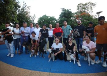 Ana Paty Peralta fomenta buenos valores y cuidado animal