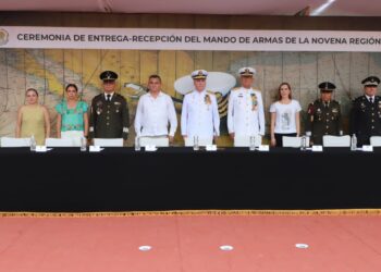 Atestigua Atenea Gómez toma de posesión del nuevo comandante de la Novena Región Naval