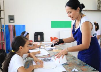Emite gobierno de Lili Campos convocatoria para docentes creativos