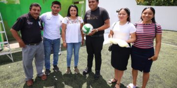 Blanca Merari supervisa trabajos de mantenimiento a instalaciones deportivas en Leona Vicario