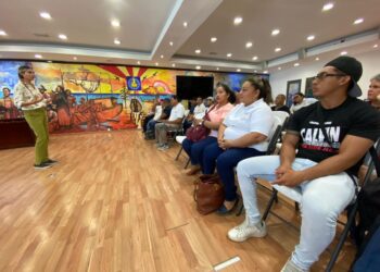 Promueve Atenea Gómez la igualdad de género en Isla Mujeres