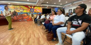 Promueve Atenea Gómez la igualdad de género en Isla Mujeres