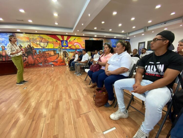 Promueve Atenea Gómez la igualdad de género en Isla Mujeres