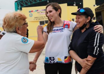 Impulsa Atenea Gómez el programa "Isleñas de Corazón"