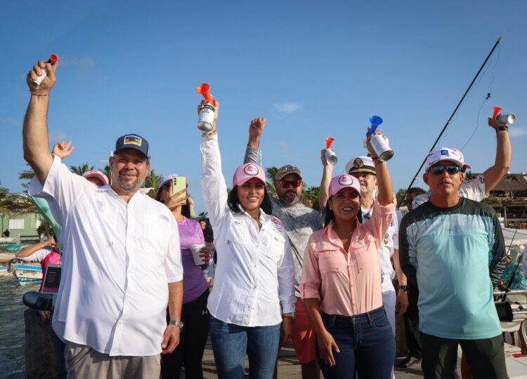 Da Blanca Merari pitazo de salida de embarcaciones de sexto Torneo Internacional de Pesca