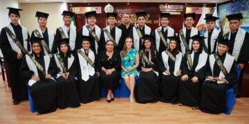 Atenea Gómez amadrina a generación 2020-2023 de secundaria en Zona Insular