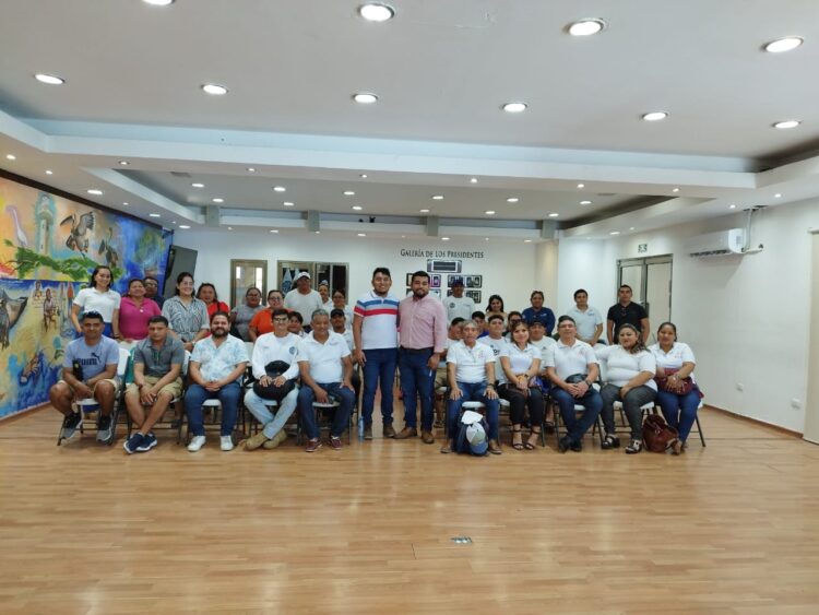 Capacitan a personal del Ayuntamiento de Isla Mujeres sobre "Género y Nuevas Masculinidades"