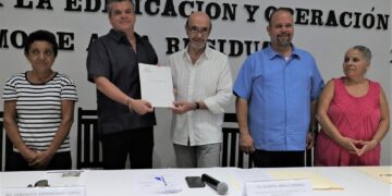 Entrega comuna predio para construcción de cárcamo de aguas residuales en Puerto Morelos