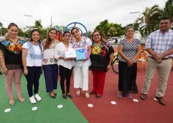 Escucha, atiende y transforma Mara Lezama vidas en Chetumal