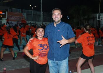Conmemoran solidarenses "Día Naranja" bailando contra la violencia