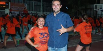 Conmemoran solidarenses "Día Naranja" bailando contra la violencia