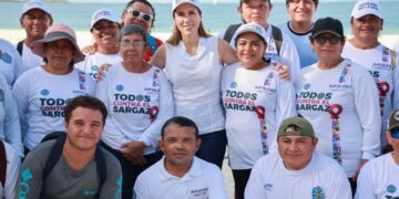 Invita Atenea Gómez a mantener limpias las playas de Isla Mujeres