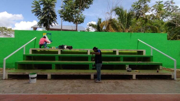 Da gobierno de Puerto Morelos mantenimiento a domo deportivo de Leona Vicario