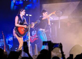 Rotundo éxito de “Ha Ash” en la Feria del Carmen
