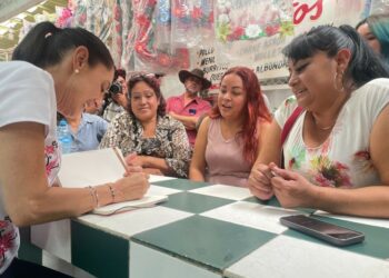 Claudia Sheinbaum plantea escenario de campaña del frente opositor