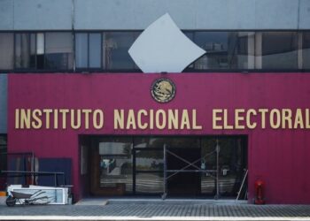 Las giras de "corcholatas" infringen la ley, señala el INE