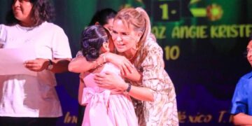 Lili Campos continuará con construcciones de domos en escuelas de Playa del Carmen