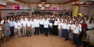 Ana Paty Peralta respalda a profesionales de la educación