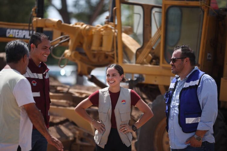 Inicia Ana Paty Peralta rehabilitación de canchas de fútbol en Cancún