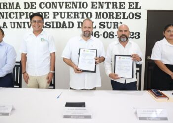 Ayuntamiento de Puerto Morelos firma convenio para impulsar educación superior de trabajadores