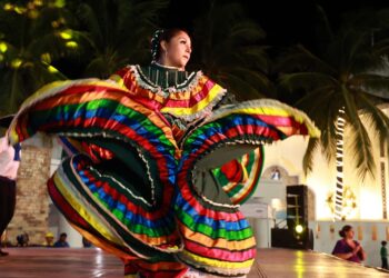 Celebran en Isla Mujeres Noche de Bailes y Tradiciones “Danzarte”