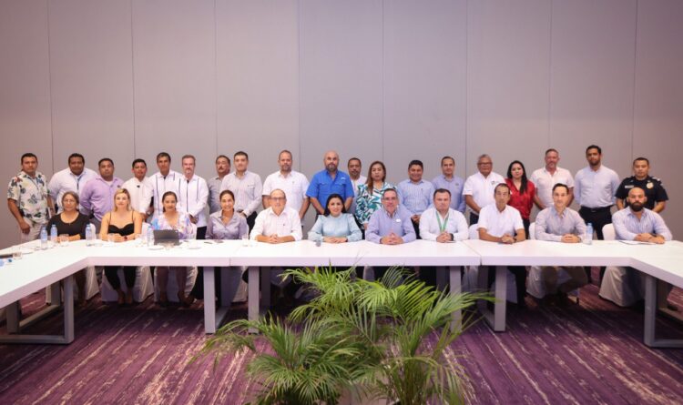 Blanca Merari mantiene diálogo con hoteleros de Puerto Morelos