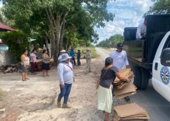 Lleva Atenea Gómez Programa de Descacharrización a comunidad de Francisco May