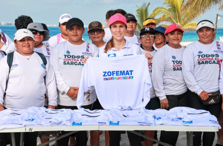 Entrega Atenea Gómez uniformes nuevos al personal de Zofemat Isla Mujeres