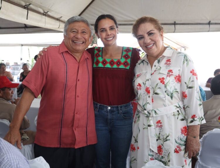 Ana Paty Peralta reconoce esfuerzos de adultos mayores trabajadores en Benito Juárez